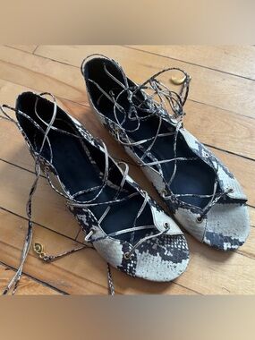 Sandro Sz 8.5 (39) Leather Snake Skin Lace Up Open Toes Flat